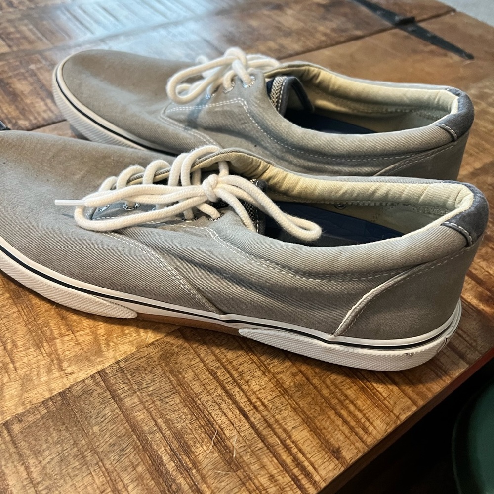 Sperry casual shoes